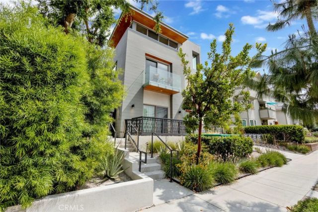 941 E California Boulevard 1, Pasadena, CA 91106
