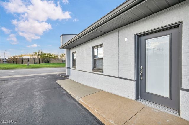 12563 Pearl Road, Strongsville, OH 44136