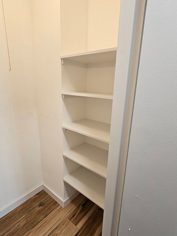 6 Whittier Place 10J, Boston, MA 02114