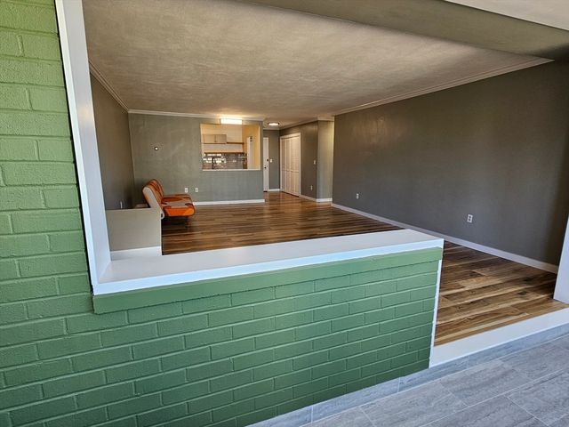6 Whittier Place 10J, Boston, MA 02114