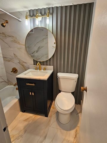 6 Whittier Place 10J, Boston, MA 02114