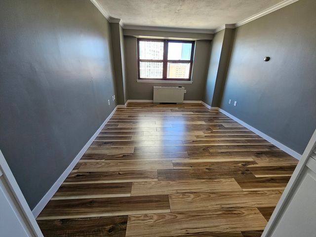 6 Whittier Place 10J, Boston, MA 02114
