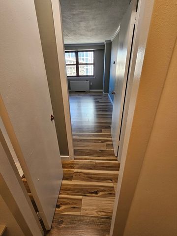 6 Whittier Place 10J, Boston, MA 02114