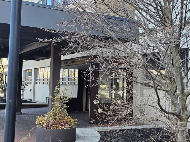 6 Whittier Place 10J, Boston, MA 02114