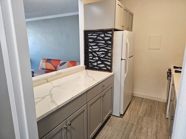 6 Whittier Place 10J, Boston, MA 02114