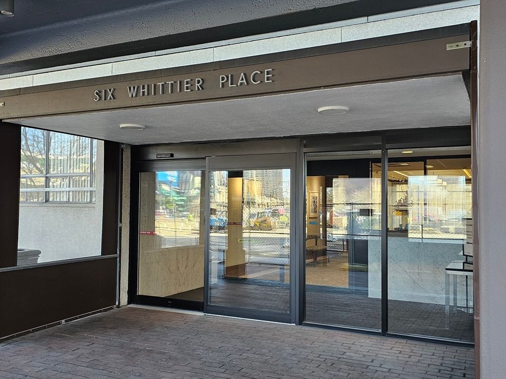6 Whittier Place 10J, Boston, MA 02114