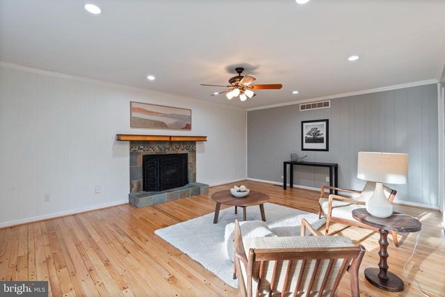 2117 POT SPRING RD, Lutherville Timonium, MD 21093