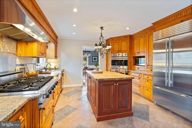 2117 POT SPRING RD, Lutherville Timonium, MD 21093