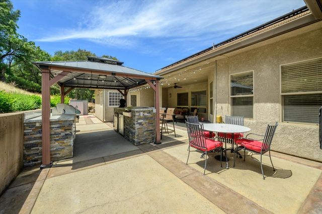 2310 Fieldstone Dr, Placerville, CA 95667