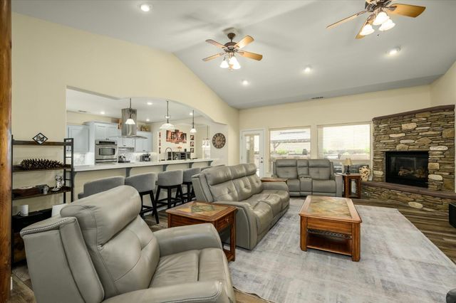 2310 Fieldstone Dr, Placerville, CA 95667