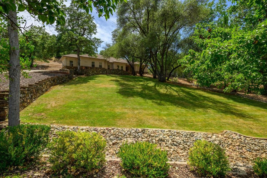 2310 Fieldstone Dr, Placerville, CA 95667