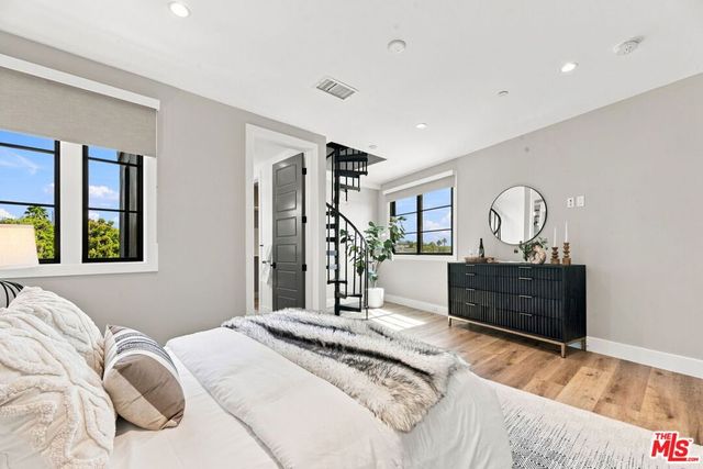 1348 S Burnside Avenue, Los Angeles, CA 90019