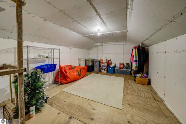 10220 S West Bay Shore Drive, Traverse City, MI 49684