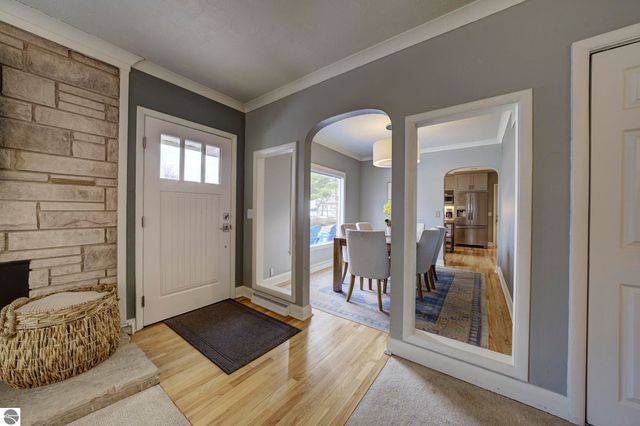 10220 S West Bay Shore Drive, Traverse City, MI 49684