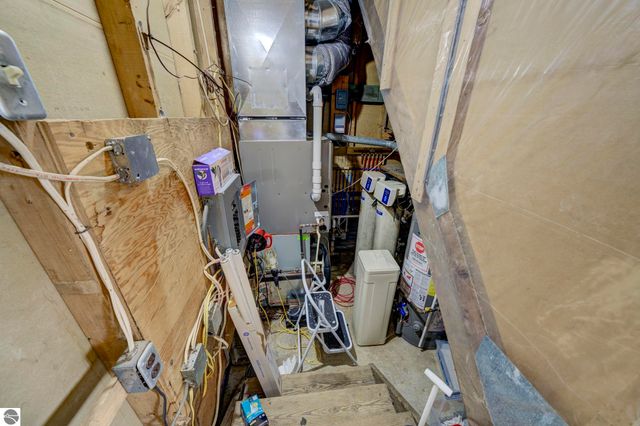 10220 S West Bay Shore Drive, Traverse City, MI 49684