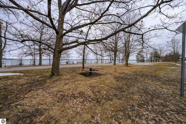 10220 S West Bay Shore Drive, Traverse City, MI 49684