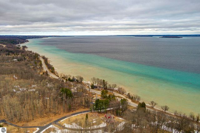 10220 S West Bay Shore Drive, Traverse City, MI 49684