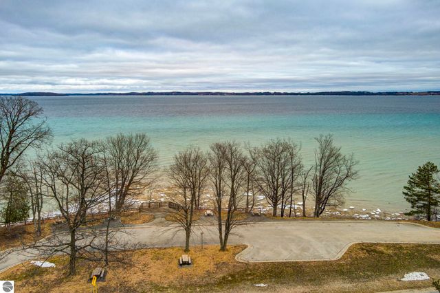 10220 S West Bay Shore Drive, Traverse City, MI 49684