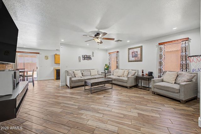 7395 W RANCHO Drive, Glendale, AZ 85303