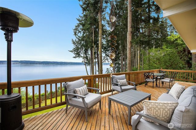 285 Harrington, Coupeville, WA 98239