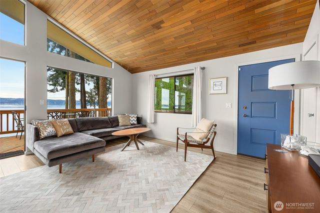 285 Harrington, Coupeville, WA 98239