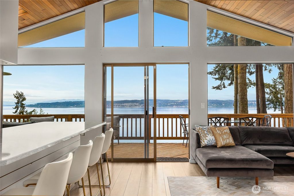 285 Harrington, Coupeville, WA 98239