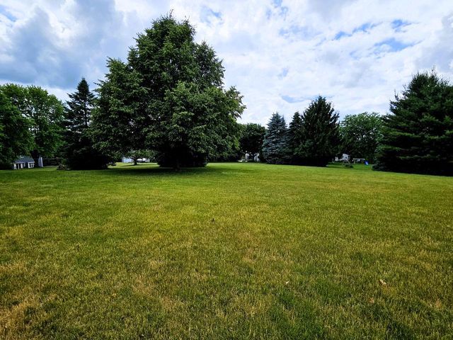 W291S6773 East Woods COURT, Mukwonago, WI 53149