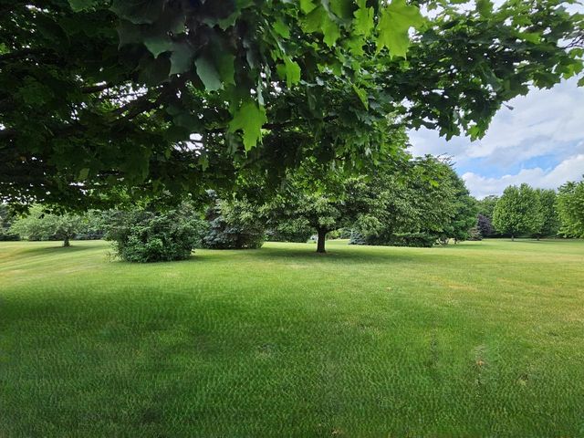 W291S6773 East Woods COURT, Mukwonago, WI 53149