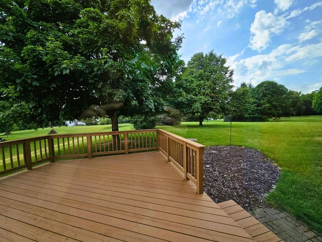 W291S6773 East Woods COURT, Mukwonago, WI 53149