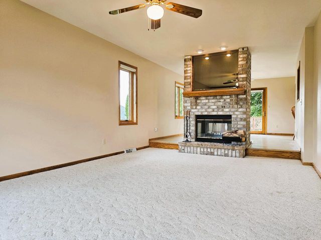 W291S6773 East Woods COURT, Mukwonago, WI 53149