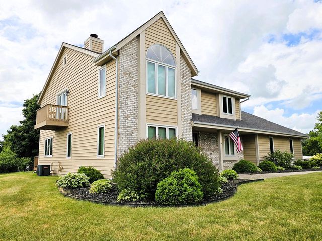 W291S6773 East Woods COURT, Mukwonago, WI 53149