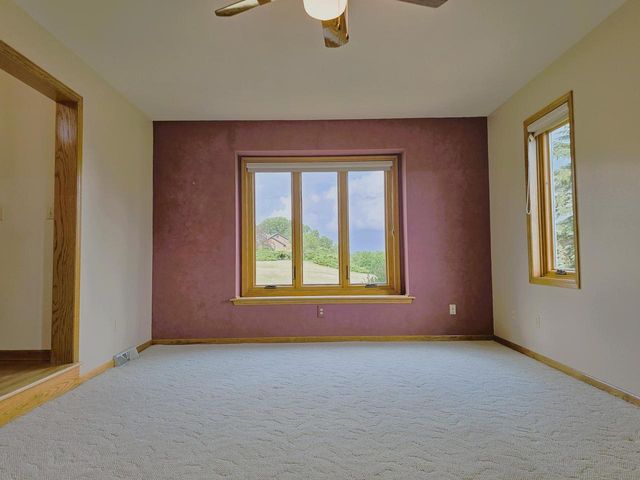 W291S6773 East Woods COURT, Mukwonago, WI 53149