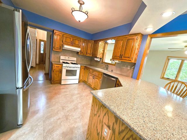 W291S6773 East Woods COURT, Mukwonago, WI 53149