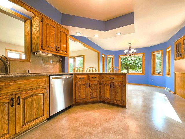 W291S6773 East Woods COURT, Mukwonago, WI 53149