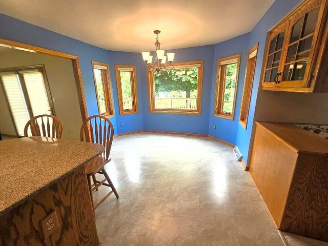 W291S6773 East Woods COURT, Mukwonago, WI 53149