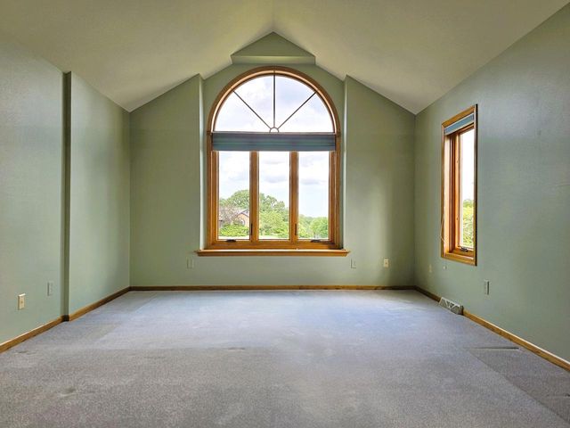 W291S6773 East Woods COURT, Mukwonago, WI 53149