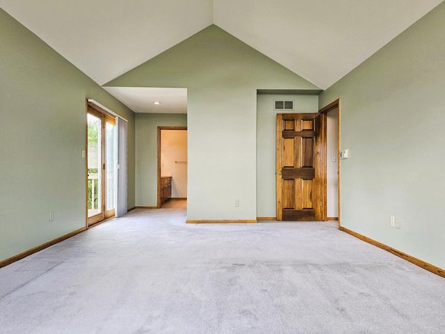 W291S6773 East Woods COURT, Mukwonago, WI 53149