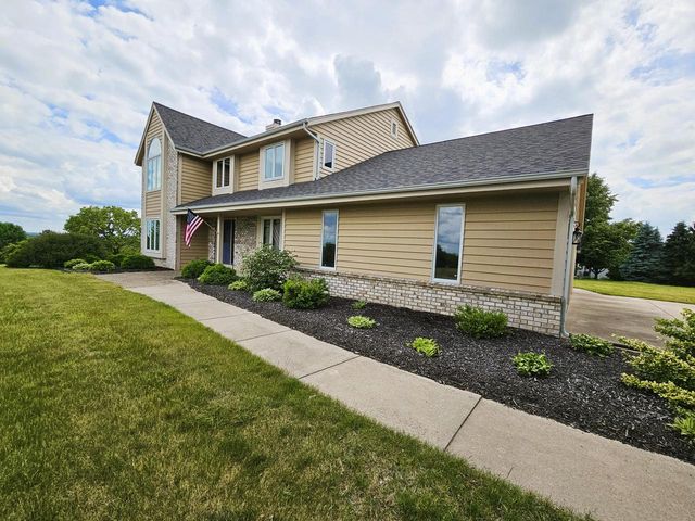 W291S6773 East Woods COURT, Mukwonago, WI 53149