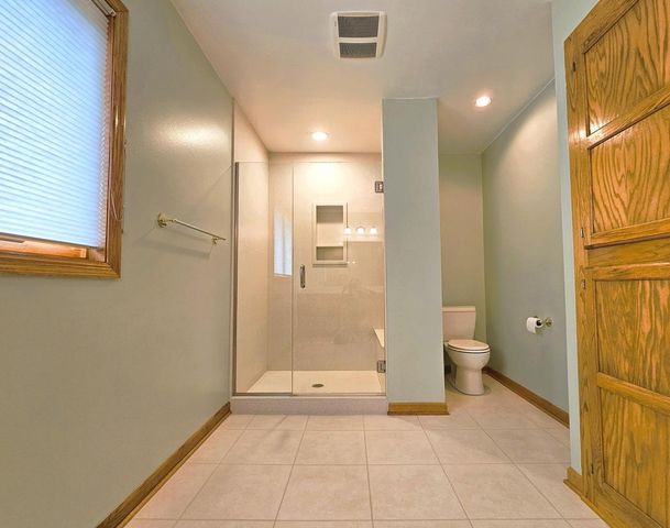 W291S6773 East Woods COURT, Mukwonago, WI 53149