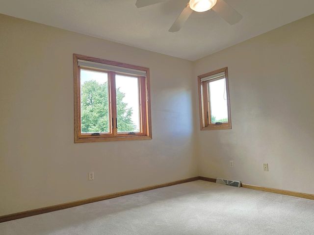 W291S6773 East Woods COURT, Mukwonago, WI 53149