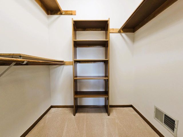 W291S6773 East Woods COURT, Mukwonago, WI 53149
