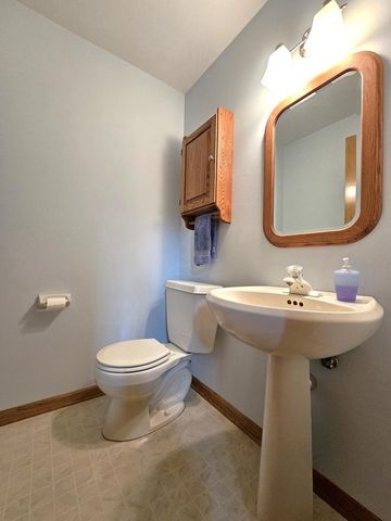 W291S6773 East Woods COURT, Mukwonago, WI 53149