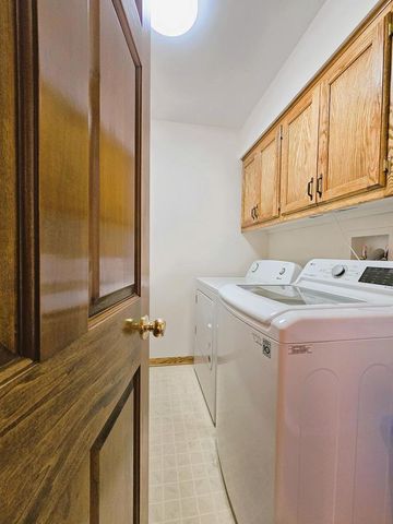 W291S6773 East Woods COURT, Mukwonago, WI 53149