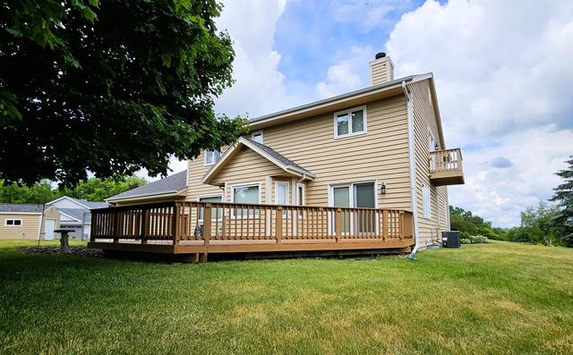 W291S6773 East Woods COURT, Mukwonago, WI 53149