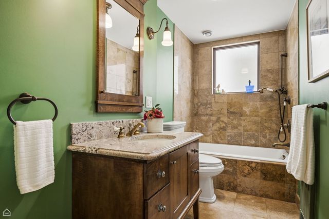 1427 W Huron Street, Chicago, IL 60642