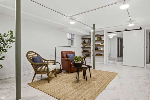 1427 W Huron Street, Chicago, IL 60642