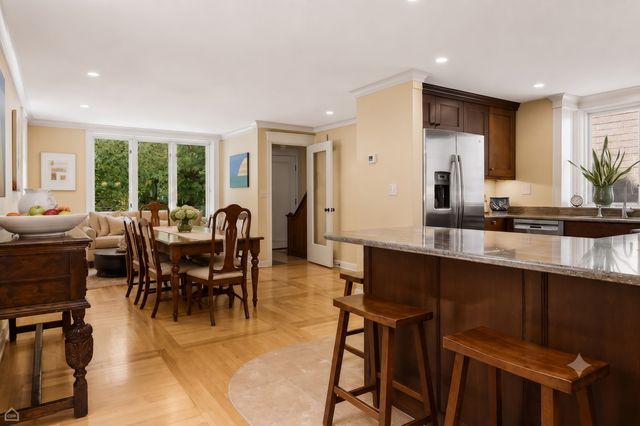1427 W Huron Street, Chicago, IL 60642