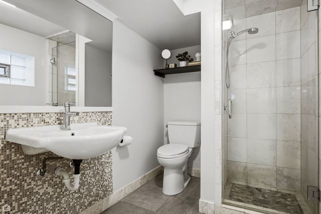 1427 W Huron Street, Chicago, IL 60642