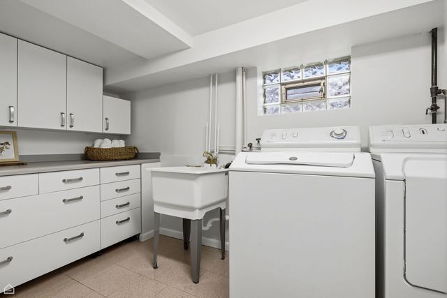 1427 W Huron Street, Chicago, IL 60642