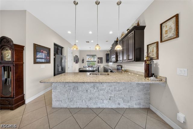 3330 Banyon Hollow LOOP, North Fort Myers, FL 33903